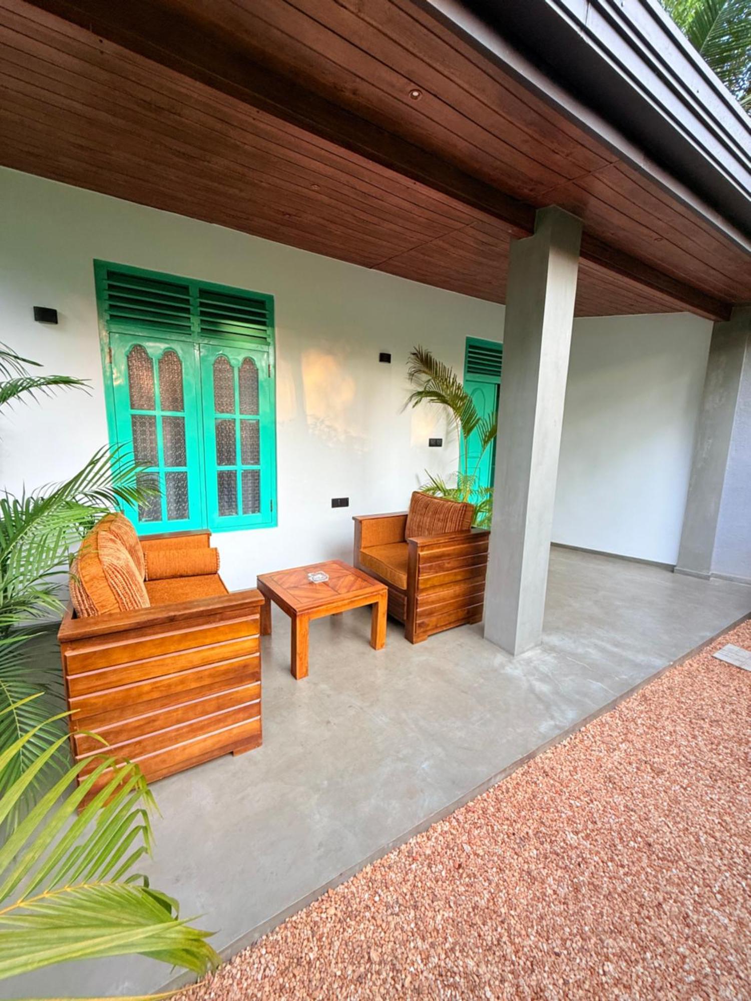 Chalet Calm Side Hikkaduwa